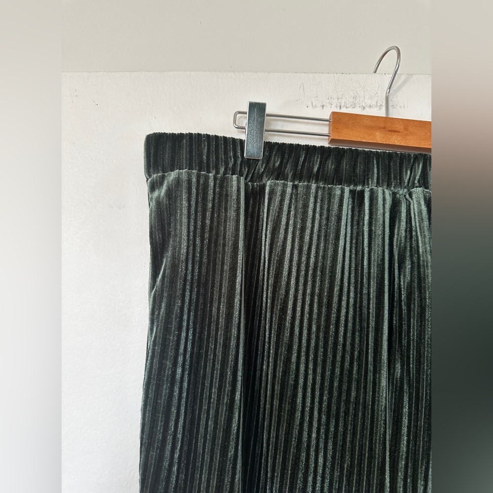 3/$10 🌼 SHEIN Velvet Ribbed Maternity Pants - Picture 3 of 7